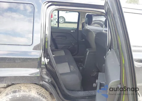 2010 Jeep Patriot Sport z USA, uszkodzony, nr VIN 1J4NF1GB9AD649818